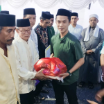Dalam Rangka Safari Ramadhan Bupati Dan Wakil Bupati Konawe Utara Kembali Memberikan Sejumlah Bantuan Di Kec Sawah