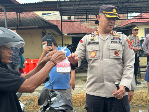 Polres Konawe Berbagi Takjil Di Bulan Suci Ramadhan