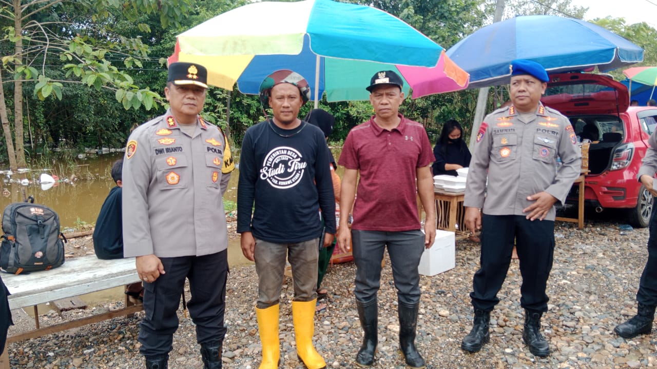 Irjen Pol. Dwi Irianto Perintahkan Polres Siaga Personel 24 Jam di Lokasi Banjir Konut
