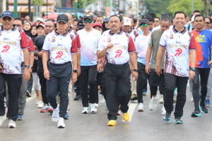 Semarak Hari Bhayangkara ke-79, Polda Sultra Gelar Jalan Sehat dan Senam Bersama di Ex MTQ Kendari