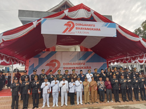 Polres Konawe AKPB Noer Alam didampingi Bupati Konawe, Yusran Akbar memimpin upacara peringatan Hari Bhayangkara ke 79 polri  untuk masyarakat