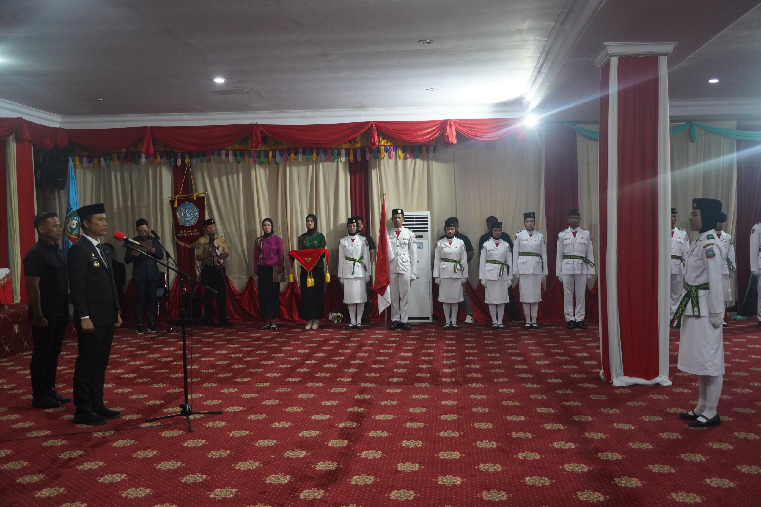 Jelang HUT RI ke-80 Bupati Konawe Utara Resmi Kukuhkan Sebanyak 65 Anggota Paskibra