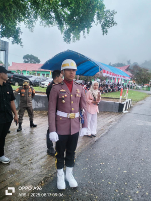 Menjadi Komandan Upacara HUT RI ke-80 di Konut, Berikut Sosok IPDA Bangkit Prasetyo Kapolsek Lasolo