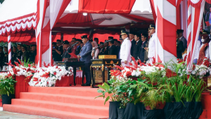 Dalam Rangka HUT RI ke-80; Bupati Konawe Memberikan Penghargaan Kepada Desa Yang Berprestasi