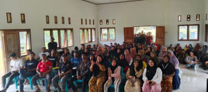 Diduga Melakukan Praktek KKN; Kades Lalonona Di Demo Ratusan Warganya