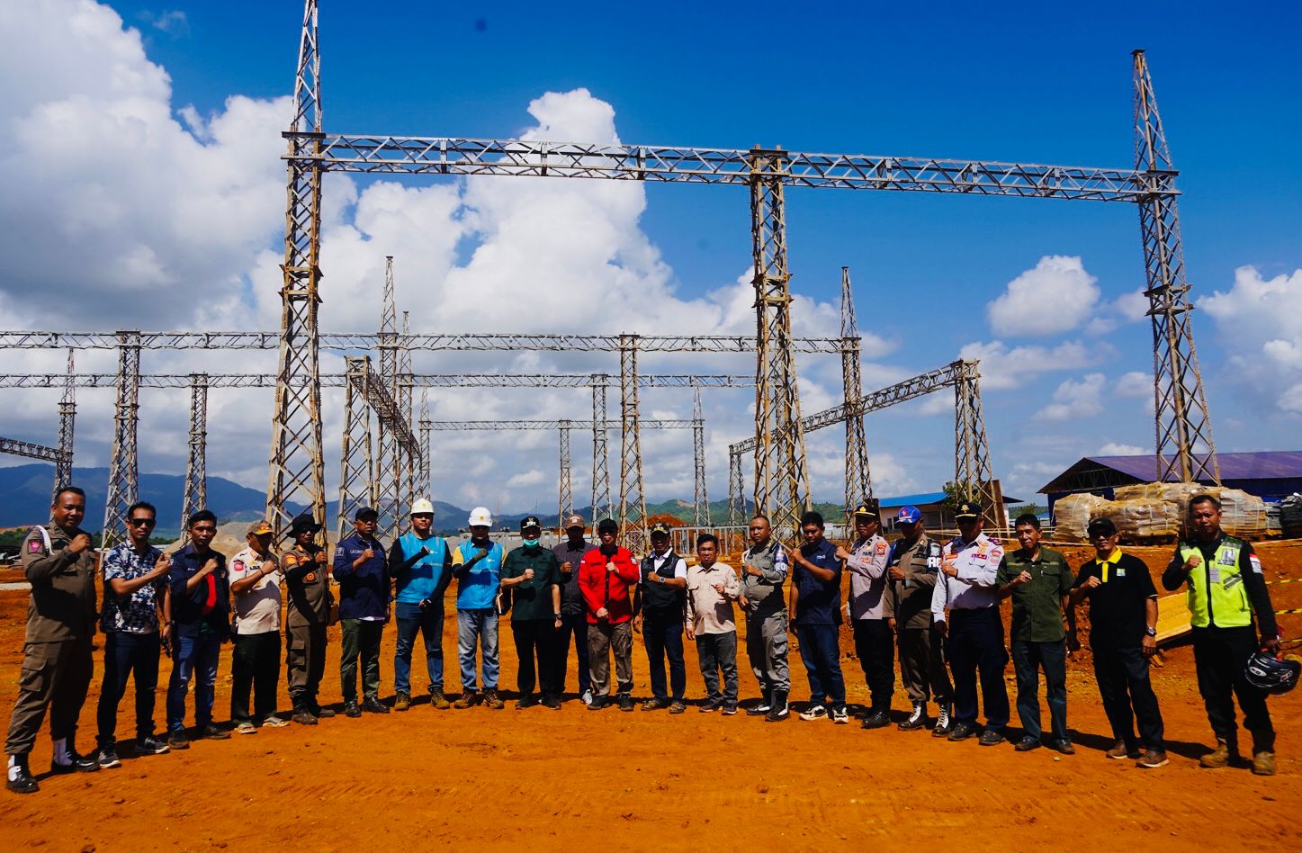 Wakil Bupati Konawe Utara Tinjau Pembangunan GITET 275/150 Kv di desa Molore