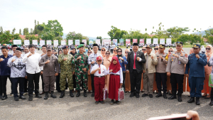 Guru Hebat, Indonesia Kuat: Konawe Utara Wujudkan Komitmen Pendidikan dengan PLTS, Smart Classroom, dan Seragam Gratis