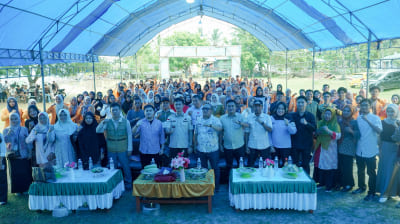 Bupati Konawe Utara Resmi Buka Bakti Sosial 170 Mahasiswa Farmasi UHO di Desa Ulu Sawa