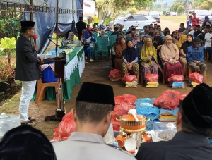 Wabup Konawe Utara Pimpin Safari Ramadan di Langgikima, Serahkan 50 Paket Sembako untuk Warga Lansia