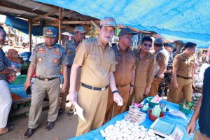Wabup Konawe Utara Pimpin Operasi Pasar Jelang Idul Fitri 1447 H, Pastikan Harga dan Stok Terkendali