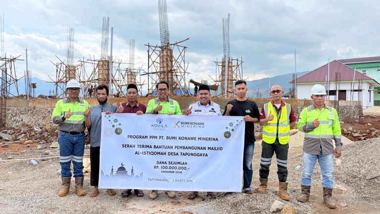 PT Bumi Konawe Minerina Salurkan Donasi CSR Rp100 Juta untuk Pembangunan Masjid Al-Istiqomah Desa Tapunggaya