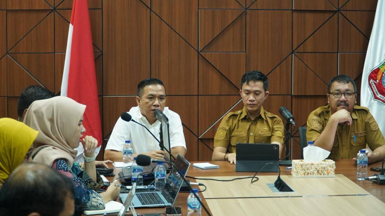 Bupati Konawe Utara Pimpin Rakor KIE Persampahan Bersama PSILH, Perkuat Sinergi Raih Target Adipura 2026