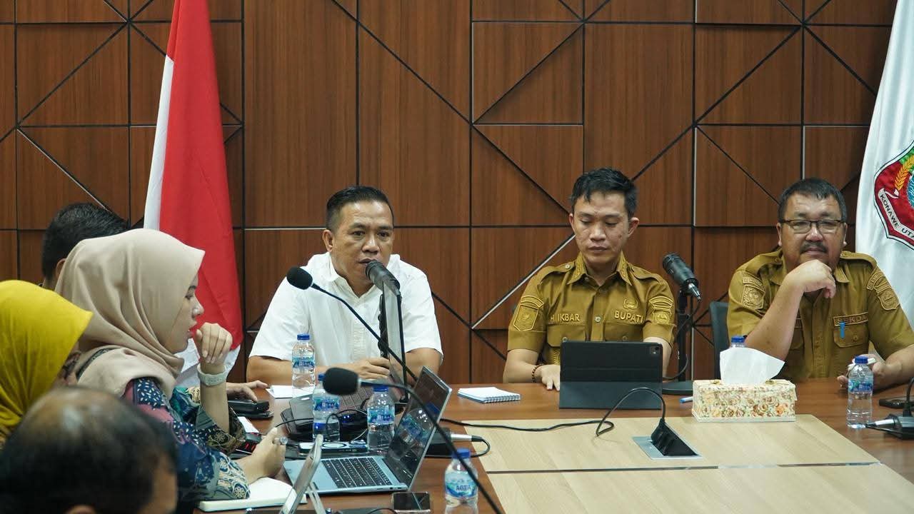 Bupati Konawe Utara Pimpin Rakor KIE Persampahan Bersama PSILH, Perkuat Sinergi Raih Target Adipura 2026