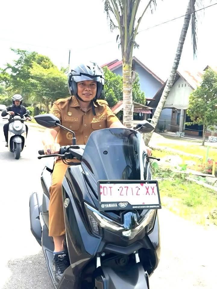 Laksanakan Instruksi Pusat Bupati Konawe Naik Motor ke-Kantor Contoh Buat ASN
