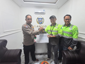 Sinergitas PT. Bumi Konawe Minerina Bersama Polsek Lasolo, Perusahaan Serahkan Bantuan Genset untuk Dukung Pelayanan Kepolisian