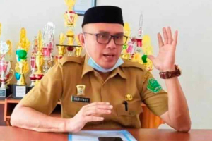 Dr Suriyadi, S, Pd., M.Pd., M.H. Pendidikan adalah Akar yang Menjaga Konawe Tetap Tumbuh. ” Selamat Hari Pendidkan Nasional Kepada Seluruh Insan Pendidikan Konawe”.
