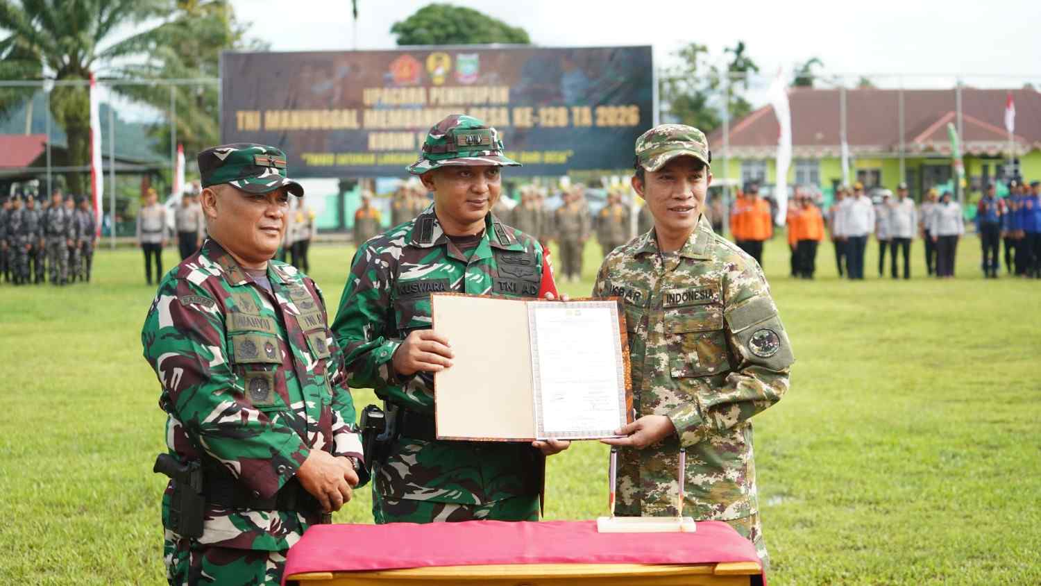 TMMD ke-128 Resmi Ditutup, TNI dan Pemda Konawe Utara Tuntaskan Pembangunan Desa Amolame 100 Persen