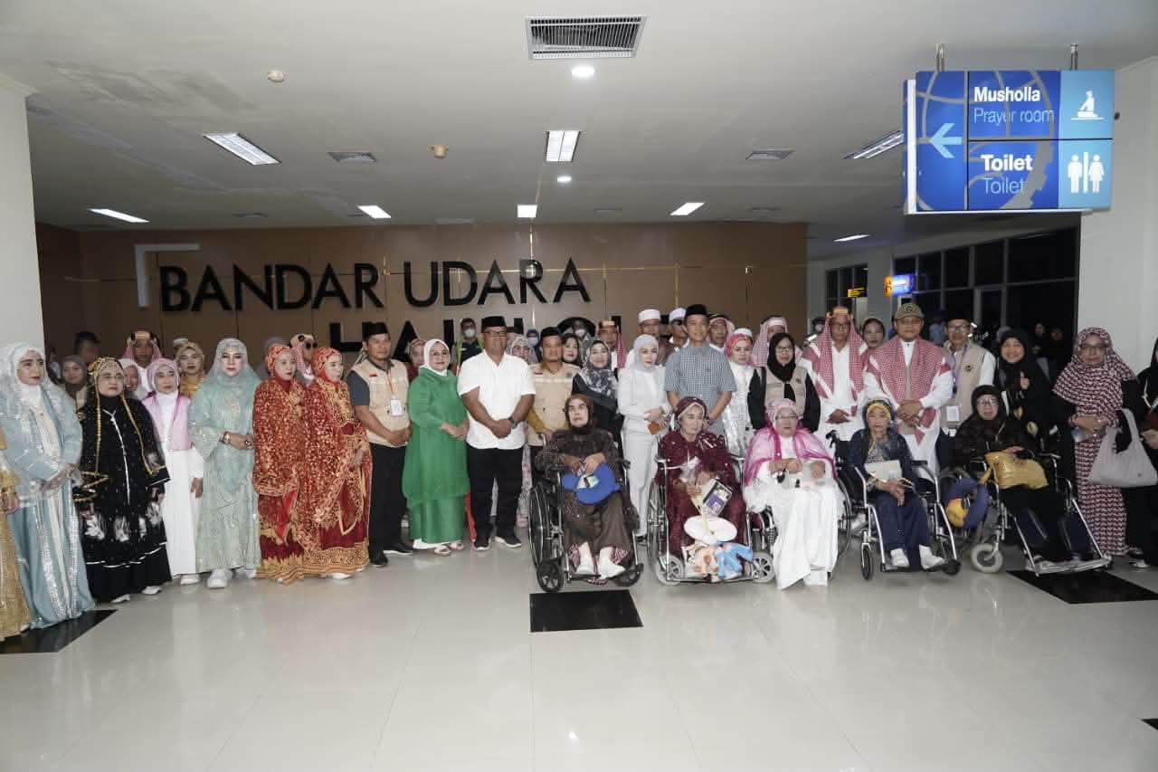 Bupati Ikbar Sambut Kepulangan 30 Jamaah Haji Konawe Utara, Seluruhnya Tiba dengan Selamat
