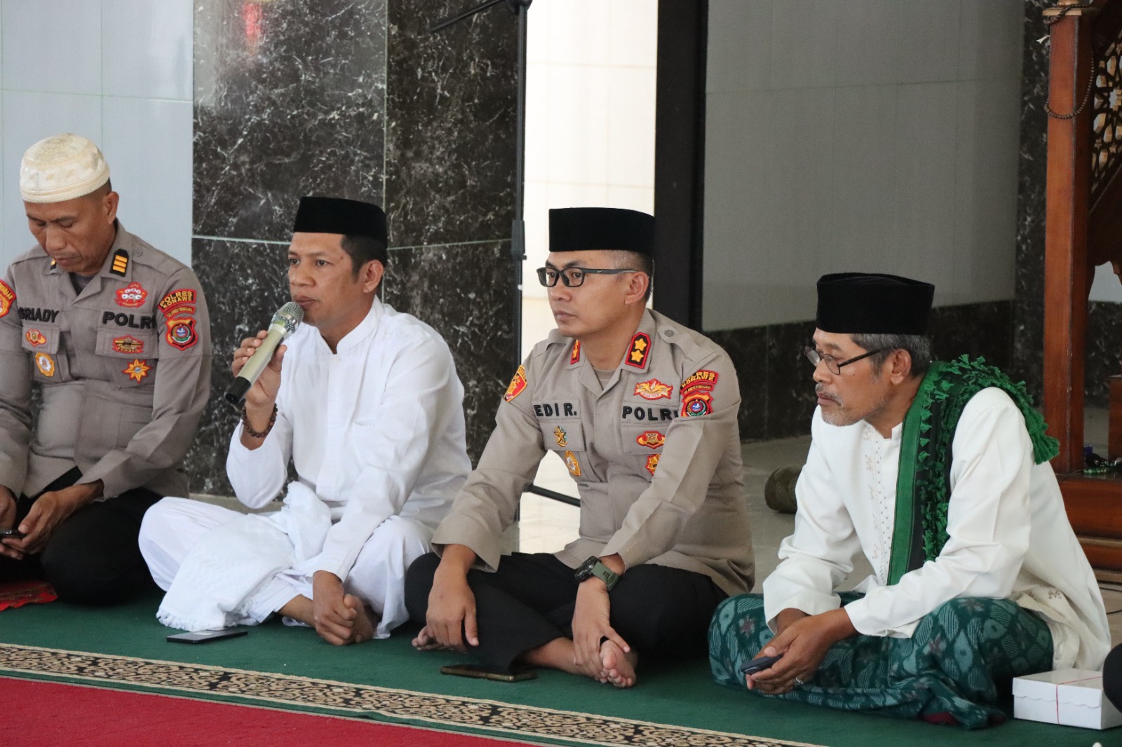 Kapolres Konawe AKBP Edi Raharjono,S.I.K., melaksanakan safari Kamtibmas di mesjid Al-munawaroh sekaligus memperkenalkan diri