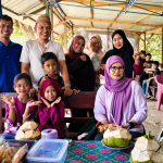 Bupati Konawe Sambangi Lapak UMKM di ICP, Duduk Santai Bersama Pedagang dan Warga