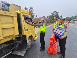 Tekan Angka Kecelakaan, Sat Lantas Polres Konawe Gelar Patroli Simpatik “Selamat Sampai Tujuan” di Jalan Poros Pondidaha